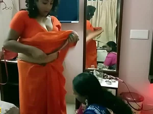 Desi-Chef belebt die Leidenschaft ihrer Frau für Sex im Urlaub wieder und führt zu einer heißen Begegnung mit intensivem Bangla-Audio.
