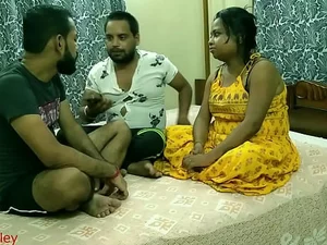 Sıcak yaşlı Hint çifti halka açık seks yapıyor