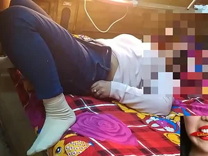 Gadis India menjadi liar dalam pornografi Hindi, menunjukkan hasratnya untuk seks dan nafsu yang tak terpuaskan. Wajib ditonton untuk penggemar adegan panas dan panas.