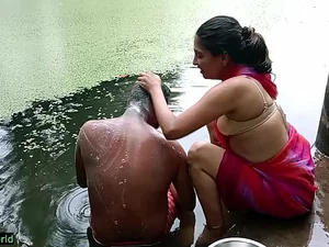 Film porno India panas yang menampilkan seorang bhabhi dengan keinginan yang kuat untuk kenikmatan oral, mengarah pada pertemuan yang penuh gairah dan hardcore.