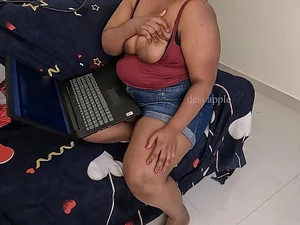 یک نوزاد هندی پس از گرسنگی در یک ویدیوی خانگی هوس اکشن هاردکور می کند.