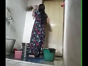 देसी चाची के गैर रेडियोधर्मी आकर्षण पर ले जाता है इस तीव्र, कट्टर भारतीय अश्लील वीडियो.