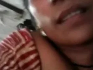 یک آماتور هندی از برخوردهای خود فیلم می گیرد و اشتیاق شدید و انرژی جنسی خام خود را به نمایش می گذارد.