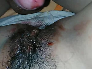 बड़े स्तन वाली अप्सरा टाइट गांड में घुसती है।